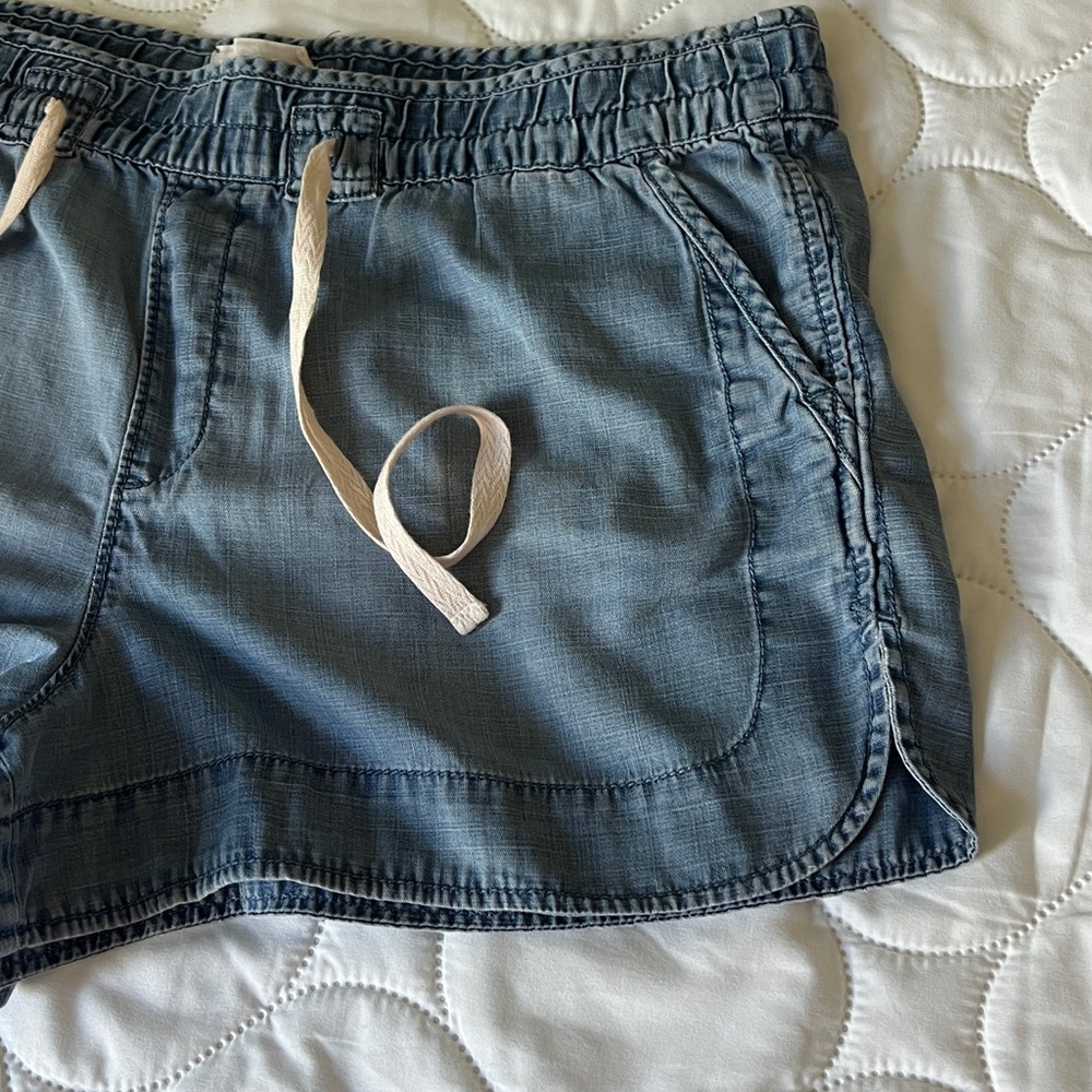 Lou & Grey Shorts - Picture 2 of 5
